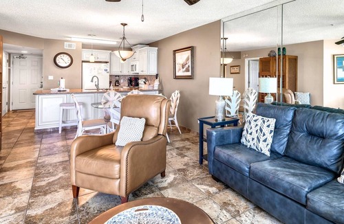 Scenic Gulf Drive Condo | Direct Gulf Front + Pet Friendly Daily Beach Chairs Maravilla