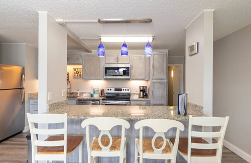 Dillon Condo | Direct Lake Views, Modern Condo on Lake Dillon, Minutes to Keystone, On Bus Route
