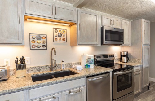 Dillon Condo | Direct Lake Views, Modern Condo on Lake Dillon, Minutes to Keystone, On Bus Route