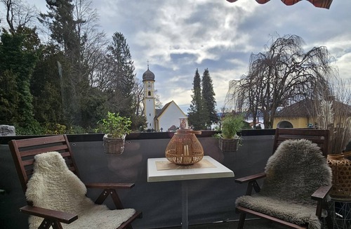 Tutzing Apartment | Direct lakeside location with lake view