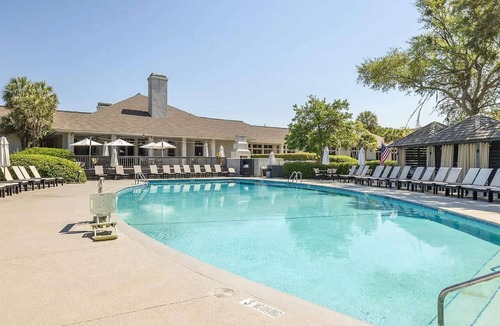 St. Simons Island Apartment | Direct Marshlands Views + Golf. Pool. Restaurant.
