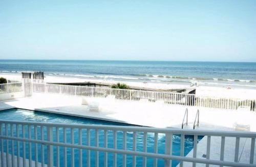 Seawinds Condo Condo | Direct Oceanfront Condo w/Free WiFi on No-Drive Beach