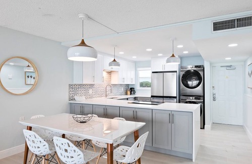 Satellite Beach Condo | Direct Oceanfront Condo with Heated Pool, BBQ Grills, Private Balcony & Beach Access! 🌴