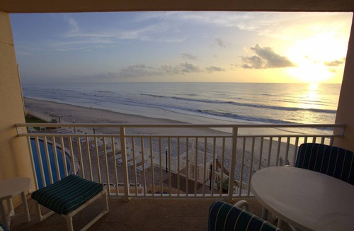 Satellite Beach Condo | Direct Oceanfront 2BR Condo w/Balcony at Paradise Beach Club, Unit 339