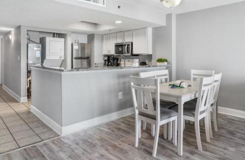 Myrtle Beach House | Direct Oceanfront 3 bedroom Condo - Compass Cove North Tower 1020