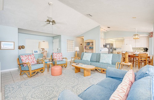 Wilbur-By-The-Sea House | Direct, Oceanfront Home-MIL Suite-Ocean Oasis
