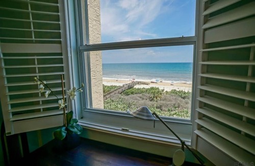 Palm Coast Condo | Direct Oceanfront Paradise with Gigabit Internet and 55” 4K Streaming TV!