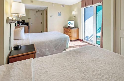 Downtown Myrtle Beach House | Direct Oceanfront Studio on the Boardwalk,Bay View