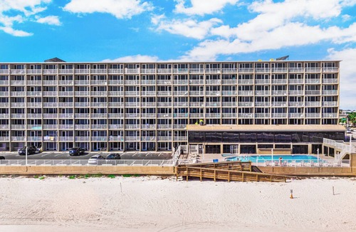 Daytona Beach Shores Apartment | "Direct Oceanfront Studio Condo Close to Sunglow Pier
