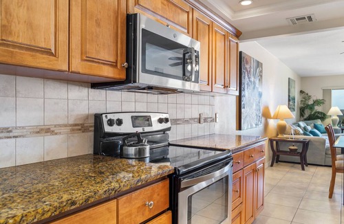 Madeira Beach Condo | Direct Oceanfront Views - Madeira Norte #110