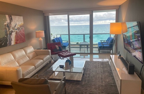 Mid Beach Condo | Direct sea views!