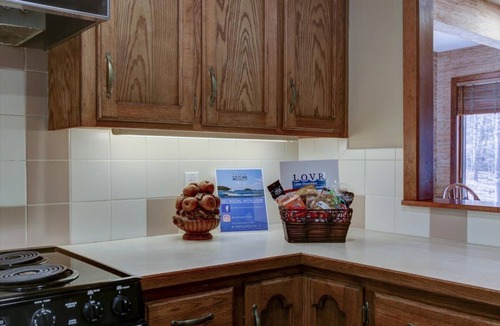 Mount Ida Condo | DIRECT WATERFRONT-Walk to Lake from DECK:Sleeps 11 Hosted by LOVR