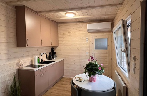 Lichterfeld-Schacksdorf Cabin | Directly on the lake/Mini vacation home/Pets welcome