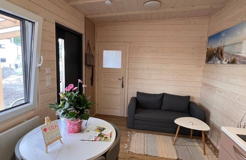 Lichterfeld-Schacksdorf Cabin | Directly on the lake/Mini vacation home/Pets welcome
