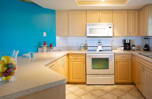 St. Pete Beach Condo | Directly on the Beach. Walk to Shops, Dining & Activities. Heated Pool & Hot Tub. St Pete Beach!
