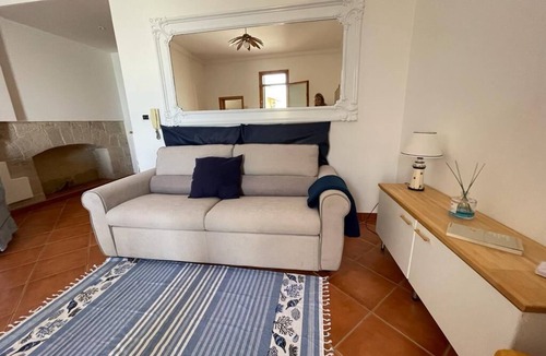 Trani Apartment | DIRECTLY OVERLOOKING THE HARBOR A FEW METERS FROM THE CATHEDRAL