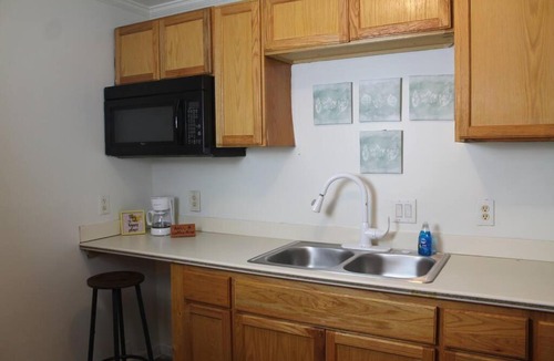 Fondren Apartment | Discounted Cozy Home with Modern Amenities