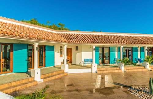 Buenavista Villa | DISCOUNTS! Walk 2 BEACH. THEATER 5 Bedrooms/7 Bath. Heated Pool-Jacuzzi