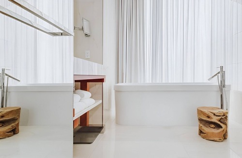 Downtown Seattle Hotel | Discover 4 Elegant King Suites in Downtown Seattle
