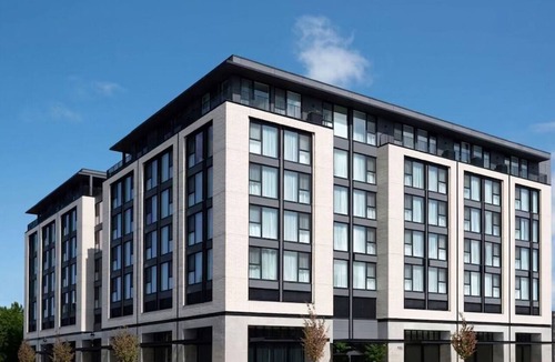Central Area Hotel | Discover a Relaxing Space Near Local Attractions & Dinings | Paid Parking Onsite