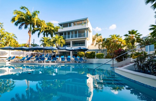 Hastings Hotel | Discover Brownes Beach! Contemporary Unit w/Balcony! Pool and FREE Parking