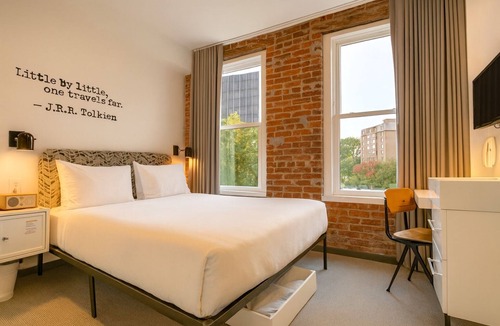 Foggy Bottom Hotel | Discover D.C.'s History - Steps Away from Lincoln Memorial