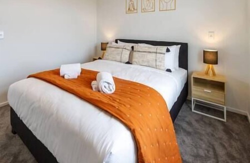 Upper Riccarton House | Discover Elegance Riccarton Haven - 2 bed, 1 bath