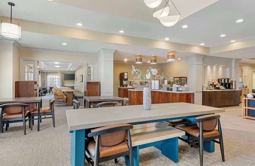 Herndon Apartment | Discover Herndon's Charm! All-Suite Airport Hotel with Free Airport Shuttle!