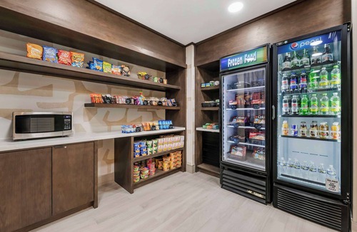 Herndon Apartment | Discover Herndon's Charm! All-Suite Airport Hotel with Free Airport Shuttle!