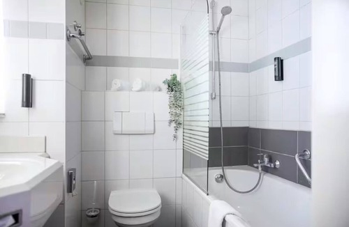 Heppenheim Hotel | Discover History with a Comfortable Stay in Central Heppenheim | Pet-Friendly