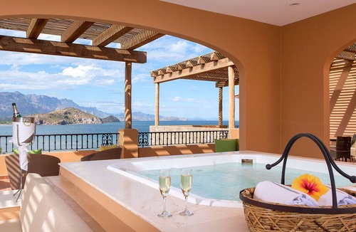 Loreto Apartment | Discover Oceanfront Luxury & Spectacular Views in Loreto
