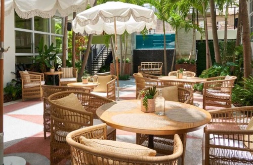South Pointe House | Discover South Beach Bliss! 2 Serene Rooms, Poolside, Steps to Lummus Park Beach!