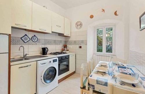 Borgo Antico Apartment | Discover the charm of the Cinque Terre by staying in our welcoming L'Antica Piazzetta, located in the heart of Monterosso al Mare, one of the most enchanting villages in the Cinque Terre.The house is ideal for families or small groups and features two
