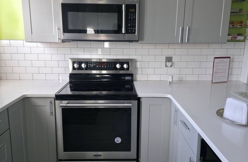 Reading House | Discover the perfect blend of simplicity and comfort in this uptown apartment