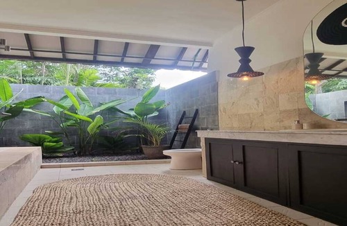 Kuta Selatan Villa | Discover the Perfect Gateway in Bali with Luxurious Villa in Nusa Dua