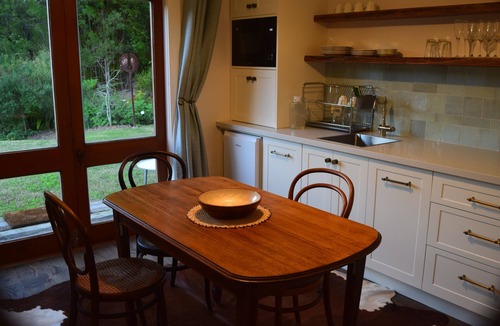 Yarramalong House | Discover the tranquility of Central Coast Hinterland's Breathtaking Beauty