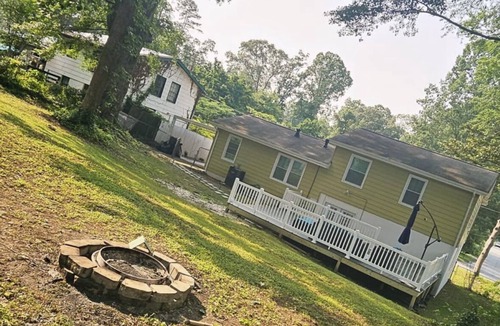Church Street House | Discover unique vacation rentals for every getaway Outdoor deck, close Airport