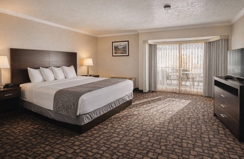 Midvale Hotel | Discovery Inn