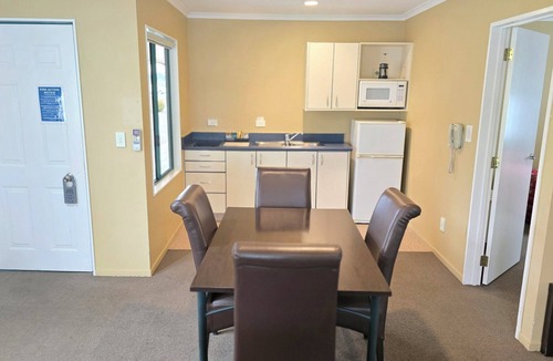 Solway Hotel | Discovery Motor Lodge