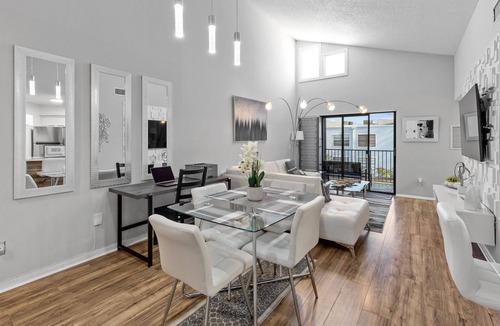 Ventura Condo | Disney and Airport 15 minutes from Luxury Condo
