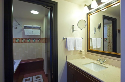 Coupvray Hotel | Disney Sequoia Lodge