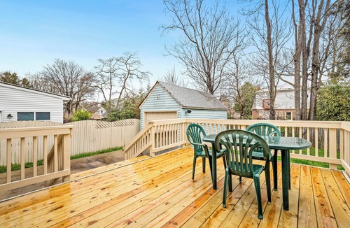 Silver Spring House | District Clubhouse, near Washington D.C., Charming 3-bedroom house