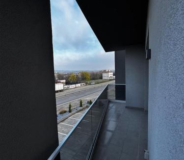 Craiova Apartment | District Deluxe