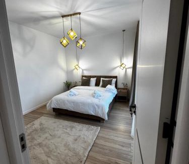 Craiova Apartment | District Deluxe