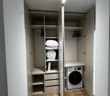 Craiova Apartment | District Deluxe