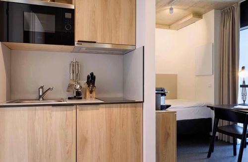 Kaisermuhlen Apartment | District Living