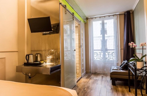 Porte-Saint-Martin Hotel | District République