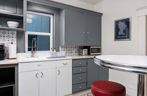Bellingham Apartment | District Suite in the Fountain District of Bellingham
