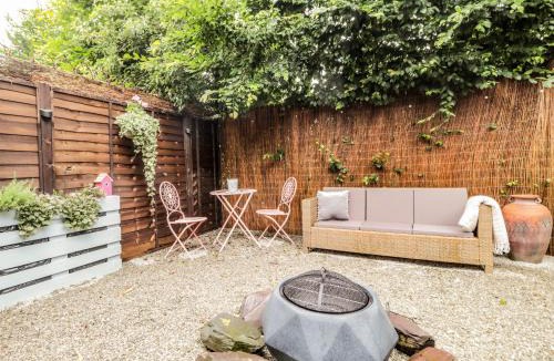 Tonbridge House | Ditsys Den