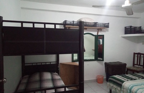 Colonia Independencia Cabin | Divers Hostel Cozumel